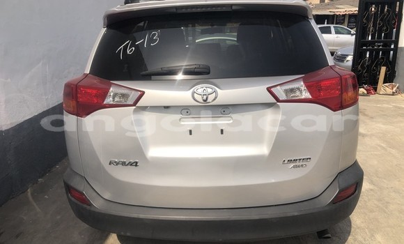 Comprar Usado Toyota RAV4 Outro Carro em Luanda em Luanda Province Comprar Usado Toyota RAV4 Outro Carro em Luanda em Luanda Province