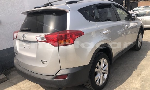 Comprar Usado Toyota RAV4 Outro Carro em Luanda em Luanda Province Comprar Usado Toyota RAV4 Outro Carro em Luanda em Luanda Province