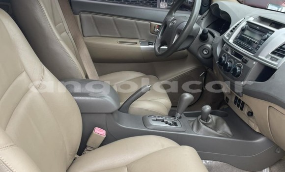 Comprar Usado Toyota Fortuner Prata Carro em Luanda em Luanda Province Comprar Usado Toyota Fortuner Prata Carro em Luanda em Luanda Province