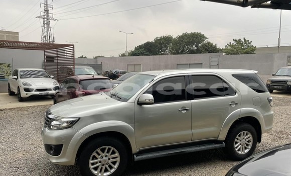 Comprar Usado Toyota Fortuner Prata Carro em Luanda em Luanda Province Comprar Usado Toyota Fortuner Prata Carro em Luanda em Luanda Province