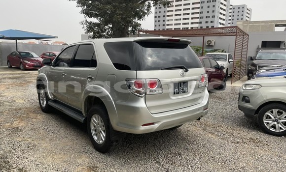 Comprar Usado Toyota Fortuner Prata Carro em Luanda em Luanda Province Comprar Usado Toyota Fortuner Prata Carro em Luanda em Luanda Province
