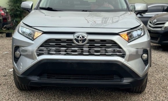 Comprar Usado Toyota RAV4 Outro Carro em Luanda em Luanda Province