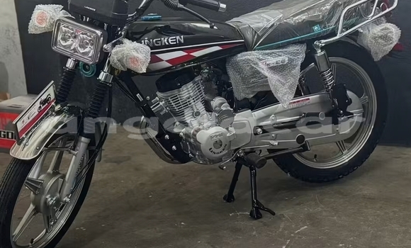 Comprar Usado Landwind Forward Vermelho Carro em Luanda em Luanda Province Comprar Usado Landwind Forward Vermelho Carro em Luanda em Luanda Province