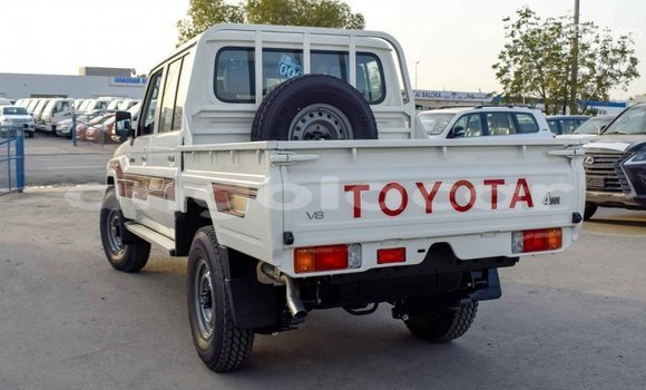 Comprar Importar Toyota Land Cruiser Branco Carro em Import - Dubai em Bengo Province Comprar Importar Toyota Land Cruiser Branco Carro em Import - Dubai em Bengo Province