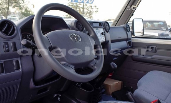 Comprar Importar Toyota Land Cruiser Branco Carro em Import - Dubai em Bengo Province Comprar Importar Toyota Land Cruiser Branco Carro em Import - Dubai em Bengo Province
