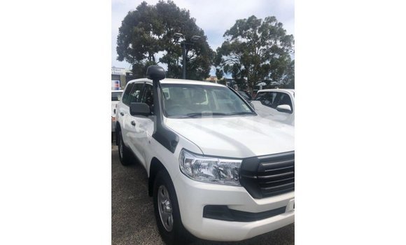 Buy Import Toyota Land Cruiser Black Car in Import - Dubai in Bengo Province Buy Import Toyota Land Cruiser Black Car in Import - Dubai in Bengo Province