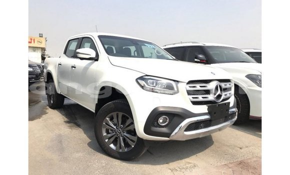 Comprar Importar Mercedes-Benz 250 Branco Carro em Import - Dubai em Bengo Province Comprar Importar Mercedes-Benz 250 Branco Carro em Import - Dubai em Bengo Province