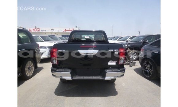 Comprar Importar Toyota Hilux Preto Carro em Import - Dubai em Bengo Province Comprar Importar Toyota Hilux Preto Carro em Import - Dubai em Bengo Province