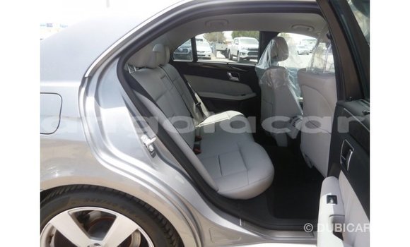 Comprar Importar Mercedes-Benz 250 Outro Carro em Import - Dubai em Bengo Province Comprar Importar Mercedes-Benz 250 Outro Carro em Import - Dubai em Bengo Province
