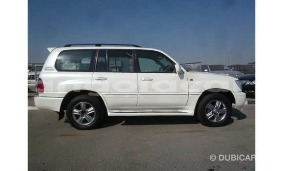Comprar Importar Toyota Land Cruiser Branco Carro em Import - Dubai em Bengo Province Comprar Importar Toyota Land Cruiser Branco Carro em Import - Dubai em Bengo Province