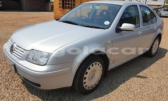 Acheter Occasion Voiture Volkswagen Jetta Rouge à Camacupa, Bie