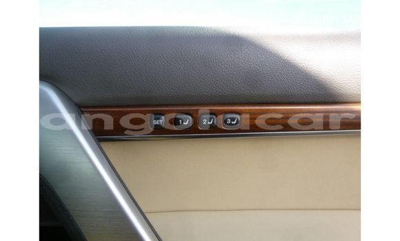 Acheter Import Voiture Toyota Land Cruiser Noir à Import - Dubai, Province de Bengo Acheter Import Voiture Toyota Land Cruiser Noir à Import - Dubai, Province de Bengo