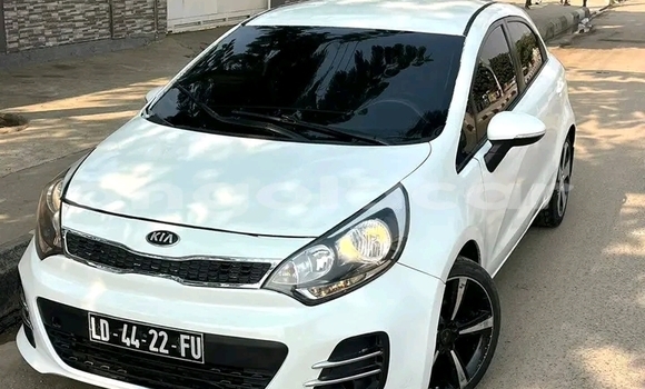Acheter Occasion Voiture Kia rio Blanc à Camabatela, Uige Acheter Occasion Voiture Kia rio Blanc à Camabatela, Uige