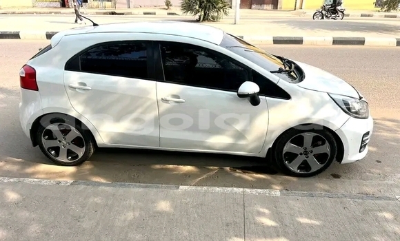 Acheter Occasion Voiture Kia rio Blanc à Camabatela, Uige Acheter Occasion Voiture Kia rio Blanc à Camabatela, Uige