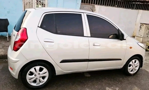 Comprar Usado Hyundai i10 Branco Carro em Cazaje em Moxico Comprar Usado Hyundai i10 Branco Carro em Cazaje em Moxico