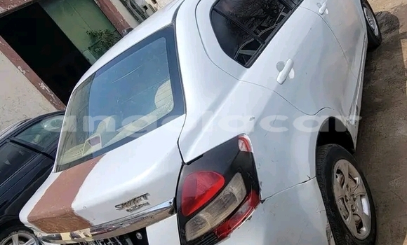 Comprar Usado Suzuki Swift Branco Carro em Catabola em Bie Comprar Usado Suzuki Swift Branco Carro em Catabola em Bie
