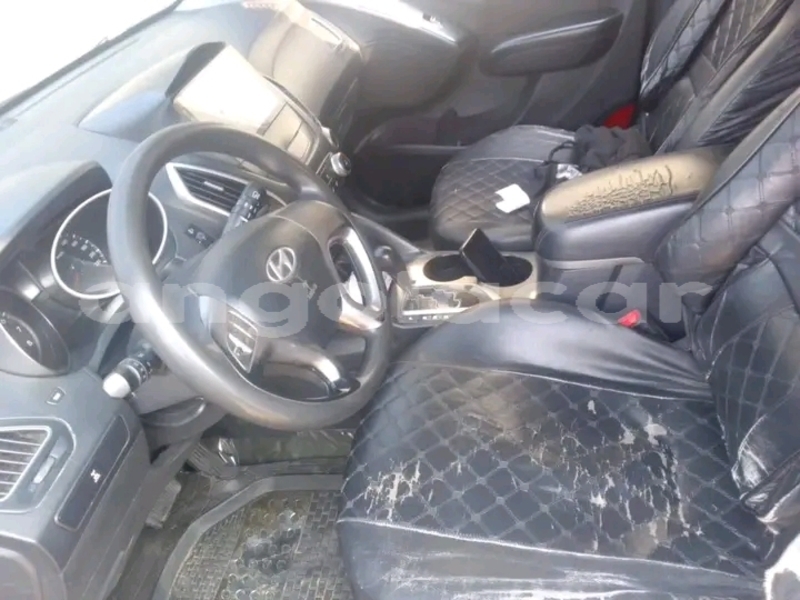 Big with watermark hyundai tucson huambo caala 38624