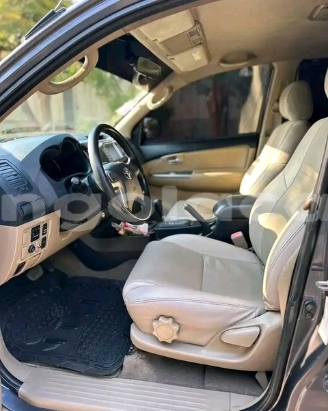 Big with watermark toyota fortuner bie camacupa 38639