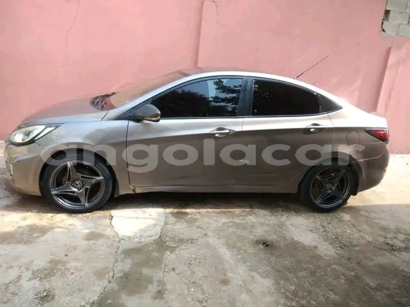 Big with watermark hyundai accent bie camacupa 38642