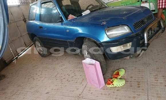 Comprar Usado Toyota RAV4 Azul Carro em Camacupa em Bie Comprar Usado Toyota RAV4 Azul Carro em Camacupa em Bie