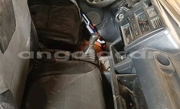 Comprar Usado Toyota RAV4 Azul Carro em Camacupa em Bie Comprar Usado Toyota RAV4 Azul Carro em Camacupa em Bie