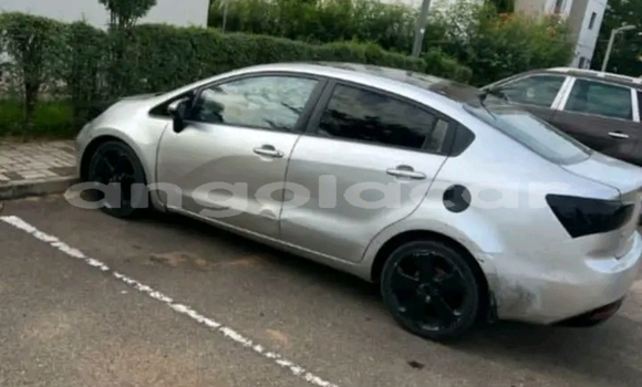 Comprar Usado Kia rio Branco Carro em Luau em Moxico Comprar Usado Kia rio Branco Carro em Luau em Moxico