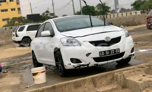 Comprar Usado Toyota Yaris Branco Carro em Leua em Moxico Comprar Usado Toyota Yaris Branco Carro em Leua em Moxico