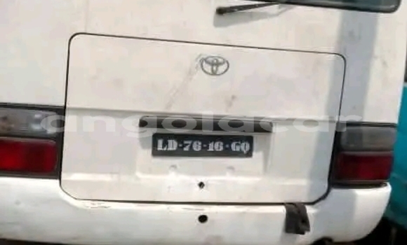 Comprar Usado Toyota Coaster Branco Carro em Luau em Moxico Comprar Usado Toyota Coaster Branco Carro em Luau em Moxico