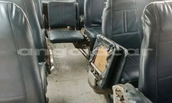 Comprar Usado Toyota Coaster Branco Carro em Luau em Moxico Comprar Usado Toyota Coaster Branco Carro em Luau em Moxico