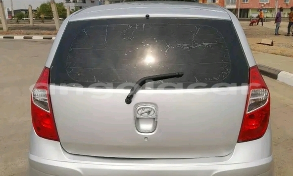 Comprar Usado Hyundai i10 Branco Carro em Mbanza Congo em Zaire Comprar Usado Hyundai i10 Branco Carro em Mbanza Congo em Zaire