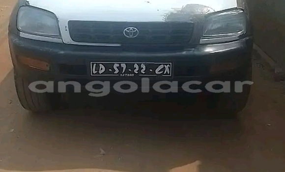 Buy Used Toyota RAV4 White Car in Camabatela in Uige Buy Used Toyota RAV4 White Car in Camabatela in Uige