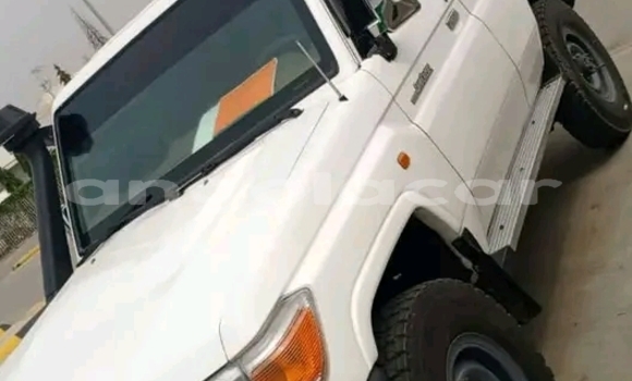 Acheter Occasion Voiture Toyota Land Cruiser Blanc à Camabatela, Uige Acheter Occasion Voiture Toyota Land Cruiser Blanc à Camabatela, Uige