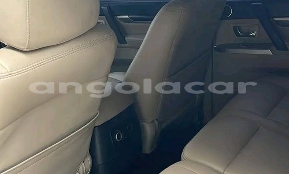 Comprar Usado Mitsubishi Pajero Branco Carro em Import - Dubai em Bengo Province Comprar Usado Mitsubishi Pajero Branco Carro em Import - Dubai em Bengo Province