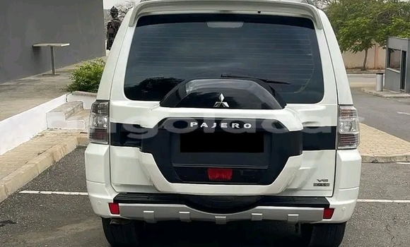 Comprar Usado Mitsubishi Pajero Branco Carro em Import - Dubai em Bengo Province Comprar Usado Mitsubishi Pajero Branco Carro em Import - Dubai em Bengo Province