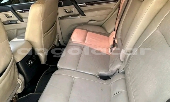 Comprar Usado Mitsubishi Pajero Branco Carro em N'zeto em Zaire