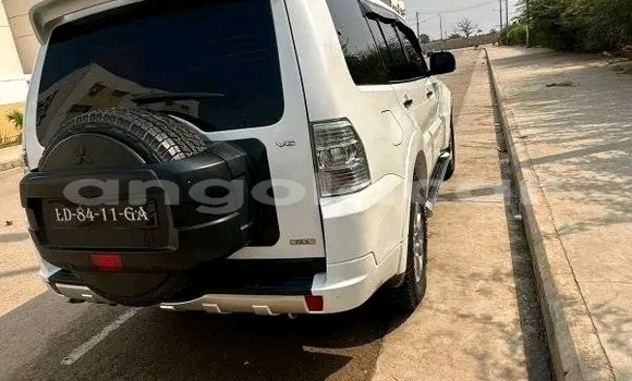 Comprar Usado Mitsubishi Pajero Branco Carro em N'zeto em Zaire Comprar Usado Mitsubishi Pajero Branco Carro em N'zeto em Zaire