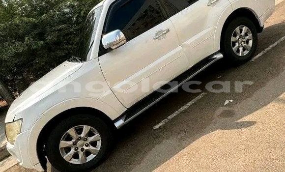 Comprar Usado Mitsubishi Pajero Branco Carro em N'zeto em Zaire Comprar Usado Mitsubishi Pajero Branco Carro em N'zeto em Zaire
