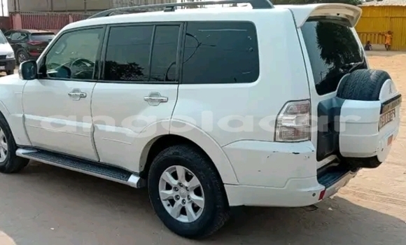 Comprar Usado Mitsubishi Pajero Branco Carro em Kuito em Província do Bié Comprar Usado Mitsubishi Pajero Branco Carro em Kuito em Província do Bié