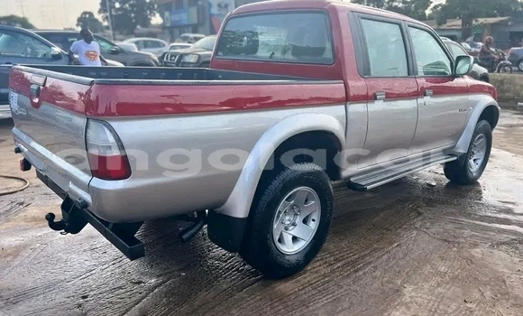 Buy Used Mitsubishi L200 Red Car in Luanda in Luanda Province Buy Used Mitsubishi L200 Red Car in Luanda in Luanda Province