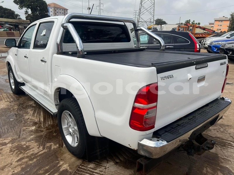 Big with watermark toyota hilux luanda province luanda 38700
