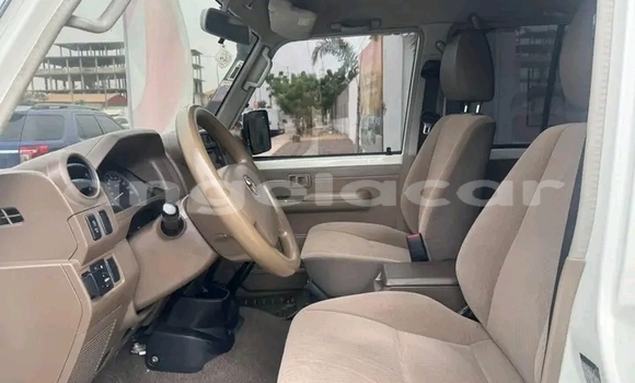 Comprar Usado Toyota Land Cruiser Branco Carro em Luanda em Luanda Province Comprar Usado Toyota Land Cruiser Branco Carro em Luanda em Luanda Province