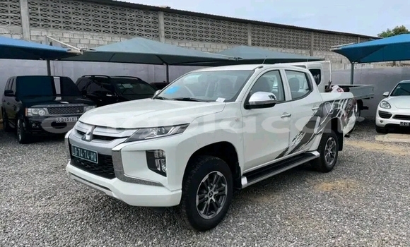 Buy New Mitsubishi L200 White Car in Luanda in Luanda Province Buy New Mitsubishi L200 White Car in Luanda in Luanda Province