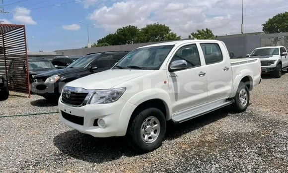 Acheter Occasion Voiture Toyota Hilux Blanc à Luanda, Province de Luanda Acheter Occasion Voiture Toyota Hilux Blanc à Luanda, Province de Luanda
