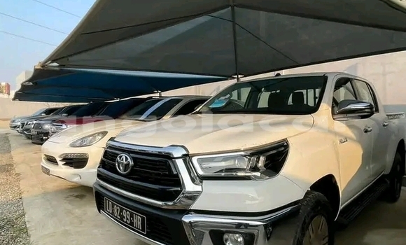Comprar Usado Toyota Hilux Branco Carro em Luanda em Luanda Province