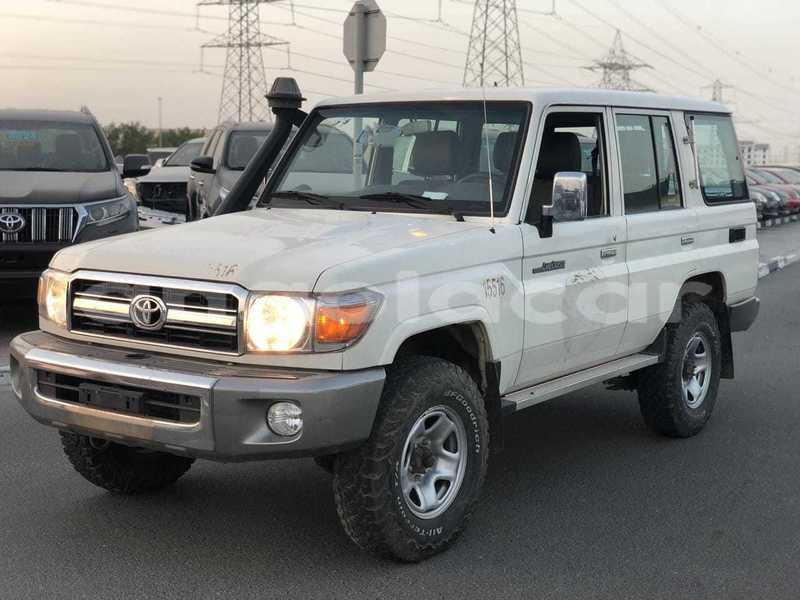 Big with watermark toyota land cruiser luanda province luanda 38739