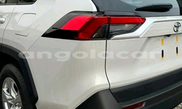 Buy Used Toyota RAV4 White Car in Luanda in Luanda Province Buy Used Toyota RAV4 White Car in Luanda in Luanda Province