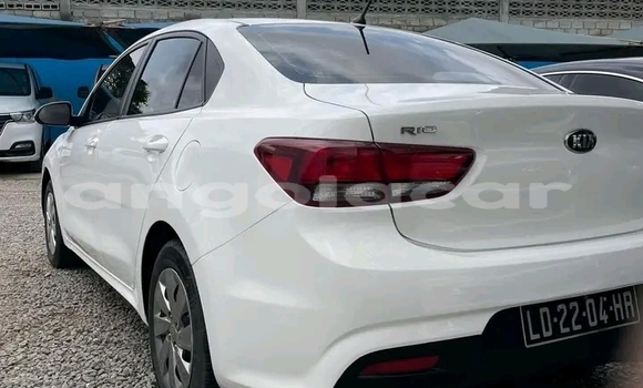 Acheter Occasion Voiture Kia rio Blanc à Luanda, Province de Luanda Acheter Occasion Voiture Kia rio Blanc à Luanda, Province de Luanda