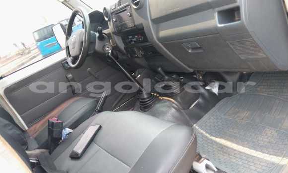 Buy Used Toyota Land Cruiser White Car in Luanda in Luanda Province Buy Used Toyota Land Cruiser White Car in Luanda in Luanda Province