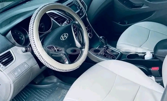 Comprar Usado Hyundai Elantra Bege Carro em Luanda em Luanda Province Comprar Usado Hyundai Elantra Bege Carro em Luanda em Luanda Province