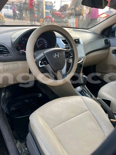 Big with watermark hyundai accent luanda province luanda 38796